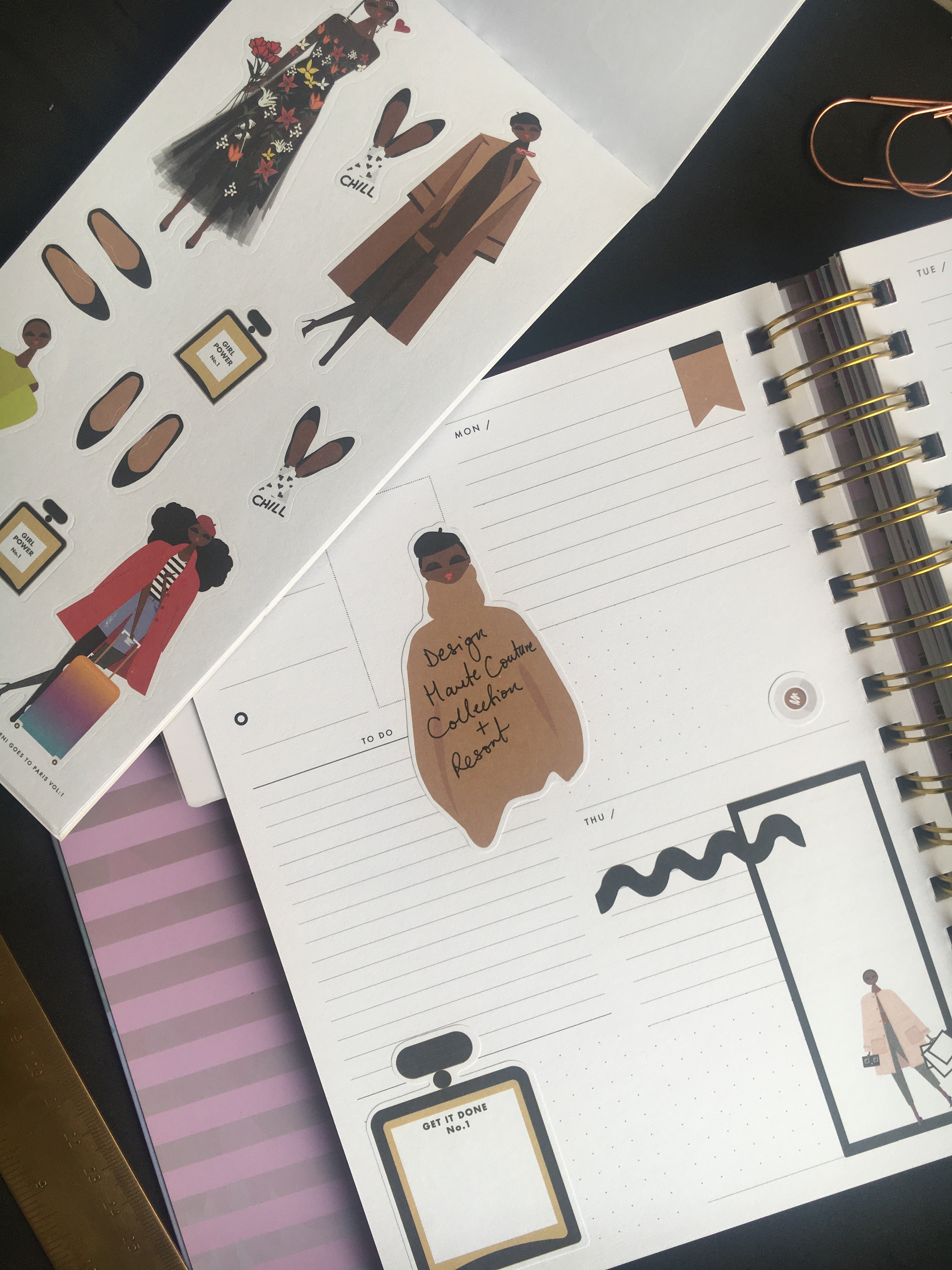 Eeni Goes to Paris Sticker Book Vol: 1