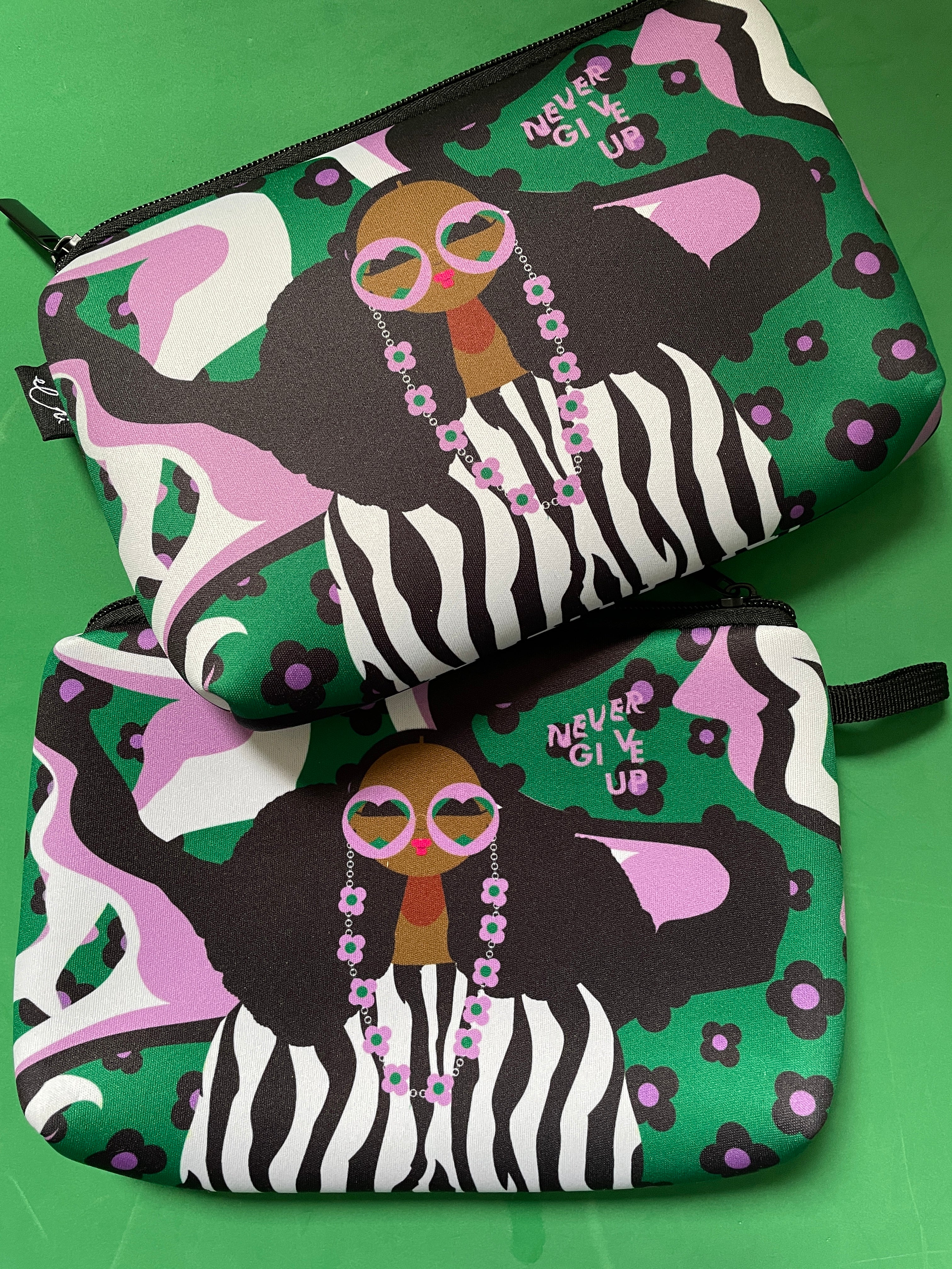 POUCHES